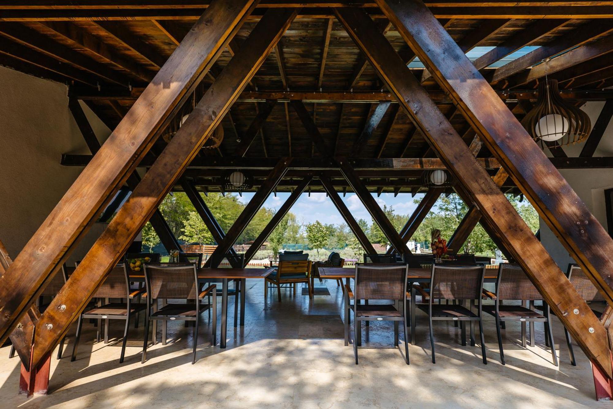 The Tribe Alpaca Retreat Hotel Branesti Екстериор снимка